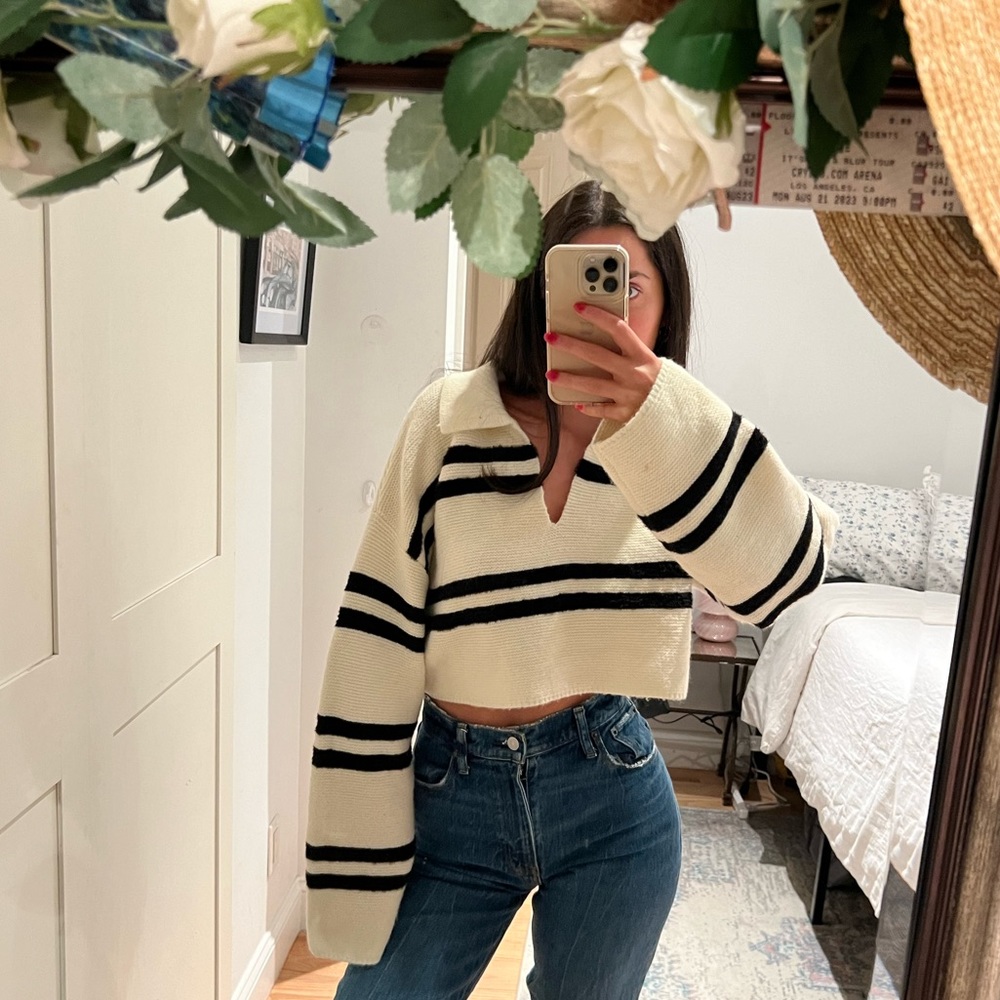 Oak + fort cream and black striped cropped sweater! Size S!